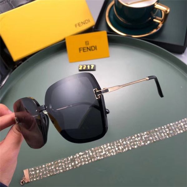 2020 summer retro polarized luxury mens design sunglasses rimless gold plated square frame sun glasses fashion eyewear with case box, White;black
2020 summer retro polarized luxury mens design sunglasses rimless gold plated square frame sun glasses fashion eyewear with case box, White;black