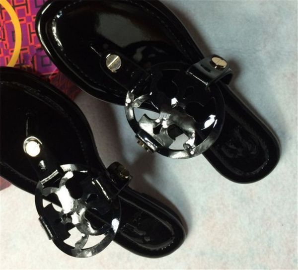 NEW Designer Sandals Tory Classic Comfortable Flip Flops Multi Color Best Selling Girl Slides Free Shipping Womens Slide Fahion Size 35-43
NEW Designer Sandals Tory Classic Comfortable Flip Flops Multi Color Best Selling Girl Slides Free Shipping Womens Slide Fahion Size 35-43