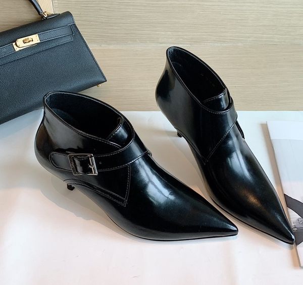 women's designed boots,brand boots, luxury short boots from original factory , made by lamb skin, Black
women's designed boots,brand boots, luxury short boots from original factory , made by lamb skin, Black