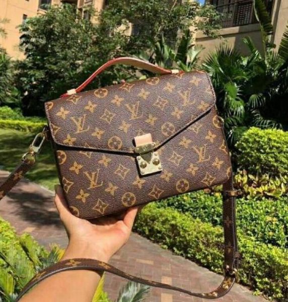 2020 new women leather purse handbags shoulder bag tote monogram printing flowers shopping bag real leather messenger crossbody bag
2020 new women leather purse handbags shoulder bag tote monogram printing flowers shopping bag real leather messenger crossbody bag