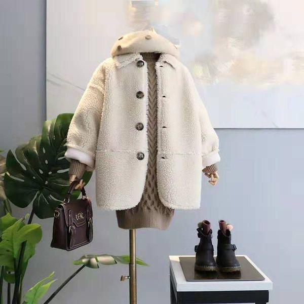 2019 new winter girls korean version fashion mid-long single-breasted turn-collar thickened coat in lamb velvet 2 colors, Blue;gray
2019 new winter girls korean version fashion mid-long single-breasted turn-collar thickened coat in lamb velvet 2 colors, Blue;gray