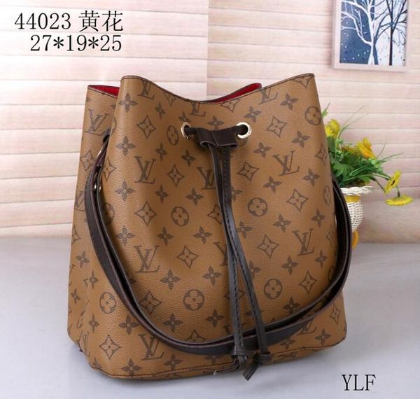 2020 new shoulder bags leather bucket bag women famous brands designers handbags cross body
2020 new shoulder bags leather bucket bag women famous brands designers handbags cross body