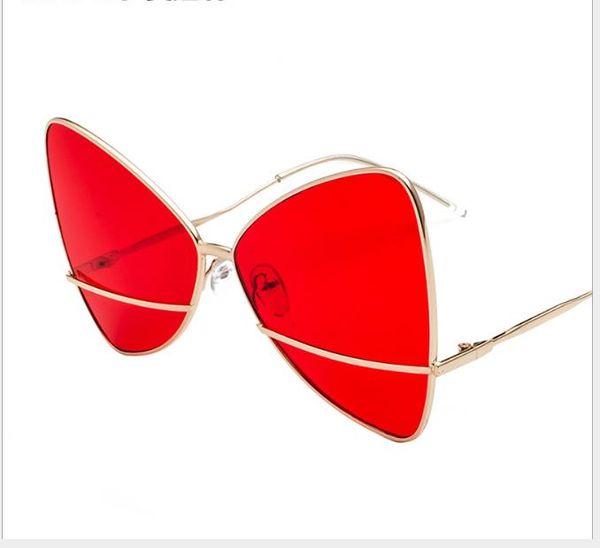new concave-shaped retro-oversized triangular spectacles metal sunglasses, White;black
new concave-shaped retro-oversized triangular spectacles metal sunglasses, White;black