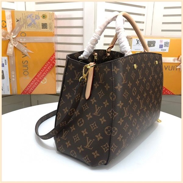 шикарная коробка женщины сумки на ремне дизайнер цепи crossbody сумка роскошные искусственная кожа маленькие квадратные кошельки дамы клатч
шикарная коробка женщины сумки на ремне дизайнер цепи crossbody сумка роскошные искусственная кожа маленькие квадратные кошельки дамы клатч