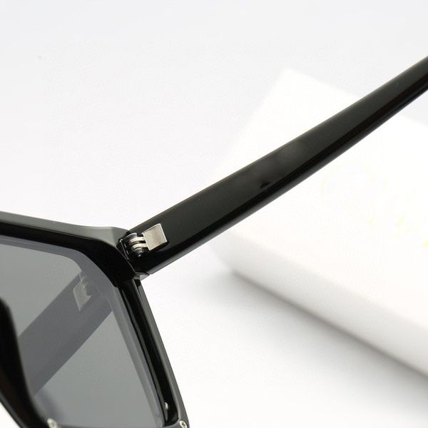 3967 new arrival fashion bag excellent quality brand designer polarized sunglass for women adumbral oval women with brand box, White;black
3967 new arrival fashion bag excellent quality brand designer polarized sunglass for women adumbral oval women with brand box, White;black
