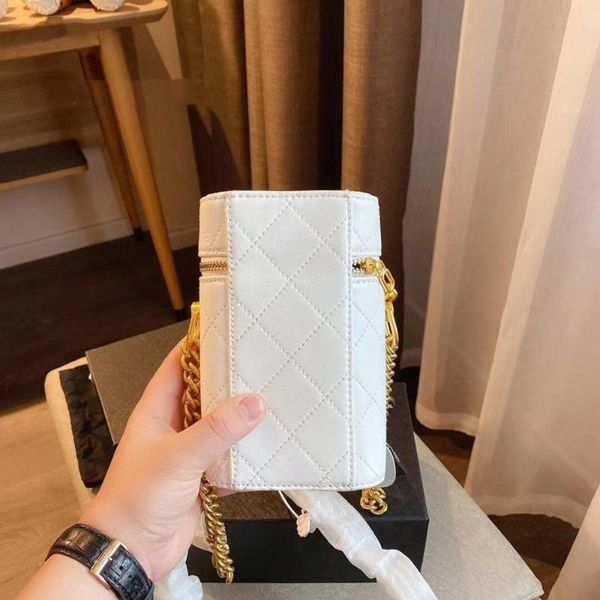 fashionable and retro canvas fashion lady big star chain large capacity bucket bag party bag banquet
fashionable and retro canvas fashion lady big star chain large capacity bucket bag party bag banquet