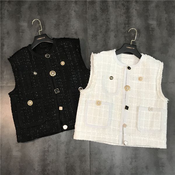 2019 spring new plaid bright silk metal buckle double pocket sanding flying vest vest outside the female, Black;white
2019 spring new plaid bright silk metal buckle double pocket sanding flying vest vest outside the female, Black;white