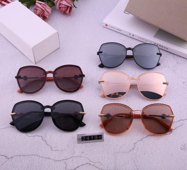 sunglasses -2019 new women's large frame trend polarizer sunglasses polaroid hd polarizer 2419, available in five colours, White;black
sunglasses -2019 new women's large frame trend polarizer sunglasses polaroid hd polarizer 2419, available in five colours, White;black