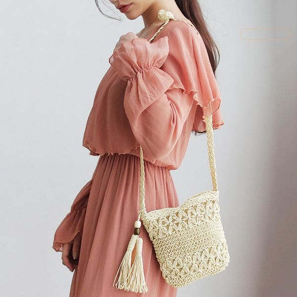женщины посыльного сумки ins горячего выдалбливает woven одно плечо crossbody кисточки бич повседневных соломы сумка для девушки женщин сумк
женщины посыльного сумки ins горячего выдалбливает woven одно плечо crossbody кисточки бич повседневных соломы сумка для девушки женщин сумк