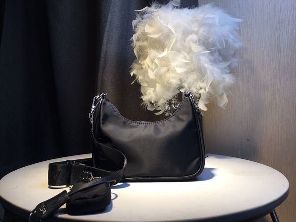 2020 deisigner shoulder bag for women chest pack lady tote chains handbags presbyopic purse messenger bag designer handbags canvas wholesale
2020 deisigner shoulder bag for women chest pack lady tote chains handbags presbyopic purse messenger bag designer handbags canvas wholesale
