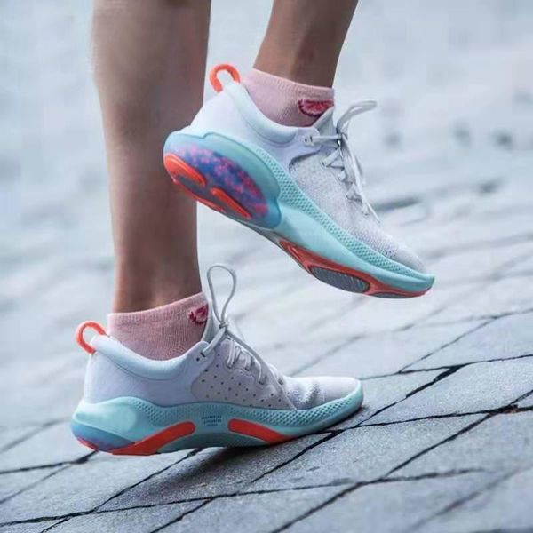 2019 new classic joyride run fk knit mens running shoes triple black white platinum tint university red breathable sneakers
2019 new classic joyride run fk knit mens running shoes triple black white platinum tint university red breathable sneakers