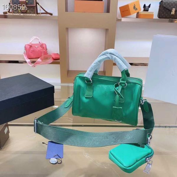 2020 summer new women's shoulder bag light and durable messenger bags handbag nylon waterproof bags
2020 summer new women's shoulder bag light and durable messenger bags handbag nylon waterproof bags
