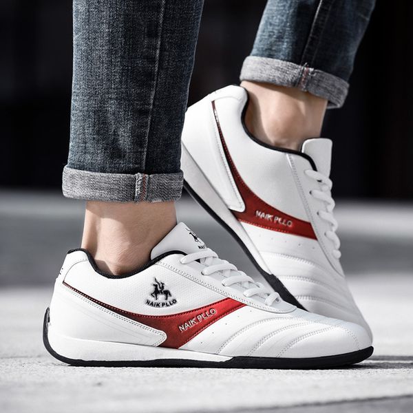 men's leather sneakers 2019 breathable casual shoes non-slip outdoor hiking lightweight rubber soft bottom tie men's work shoes, Black
men's leather sneakers 2019 breathable casual shoes non-slip outdoor hiking lightweight rubber soft bottom tie men's work shoes, Black