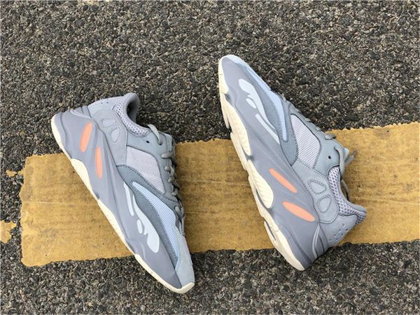 2020 аутентичные 700 инерционный серый basf kanye west wave runnner кроссовки мужские кроссовки ape779001 с оригинальной коробке 36-47
2020 аутентичные 700 инерционный серый basf kanye west wave runnner кроссовки мужские кроссовки ape779001 с оригинальной коробке 36-47