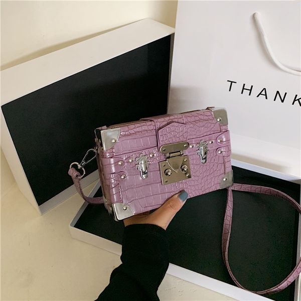 original design texture bag 2020 new fashion retro shoulder bag crocodile joker messenger
original design texture bag 2020 new fashion retro shoulder bag crocodile joker messenger