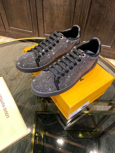 fast delivery new style high-end luxury men's casual sports shoes fashion brand autumn and winter shoes star diamond embellished upper, Black
fast delivery new style high-end luxury men's casual sports shoes fashion brand autumn and winter shoes star diamond embellished upper, Black