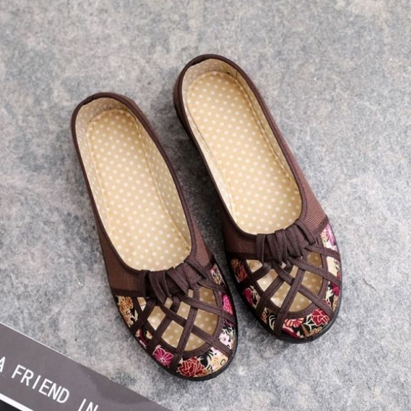 sandals large summer middle-aged mother slanted heel non-slip soft bottom flat female cool, Black;red
sandals large summer middle-aged mother slanted heel non-slip soft bottom flat female cool, Black;red
