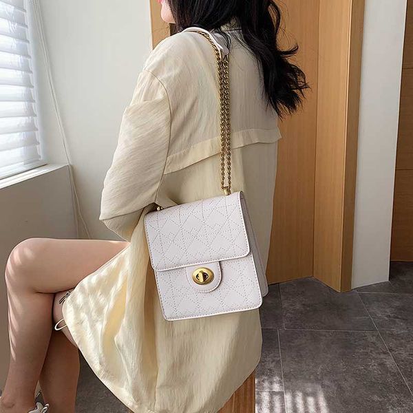 fashion chain solid color lady shoulder messenger bag lattice handbags pu leather crossbody bags for women totes
fashion chain solid color lady shoulder messenger bag lattice handbags pu leather crossbody bags for women totes