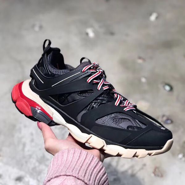 luxury men women sneakers track 3.0 breathable trainers casual platform hococal lace up shoes couple outdoor sneaker wholesale, Black
luxury men women sneakers track 3.0 breathable trainers casual platform hococal lace up shoes couple outdoor sneaker wholesale, Black