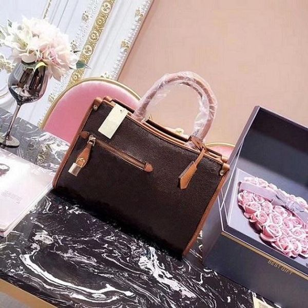 lady design shoulder bag europe and the united states trend brand design lock decoration simple style casual handbag
lady design shoulder bag europe and the united states trend brand design lock decoration simple style casual handbag
