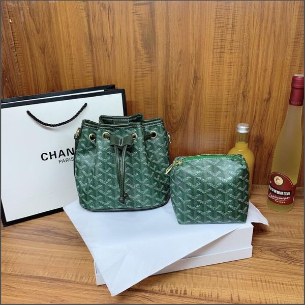 fashion classic elegant lady large capacity bucket bag shoulder bag ladies two-piece messenger bag backpack fashion exquisite wild backpack
fashion classic elegant lady large capacity bucket bag shoulder bag ladies two-piece messenger bag backpack fashion exquisite wild backpack