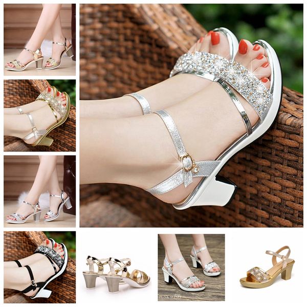 spot 2020 spring and summer korean casual street fish mouth bright leather thick square with sandals, support mixed batch, Black
spot 2020 spring and summer korean casual street fish mouth bright leather thick square with sandals, support mixed batch, Black
