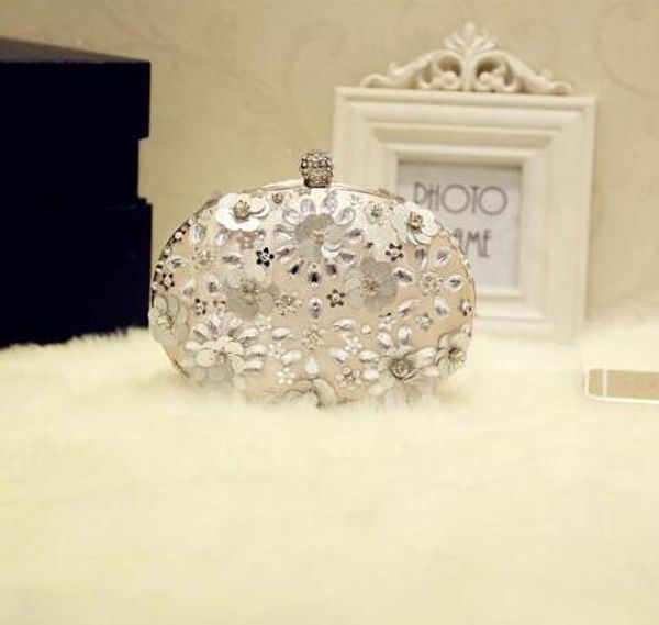 factory sales of exquisite luxury handmade women dinner bag handmade beaded bag elegant high-grade petals with sequins dress hand bag
factory sales of exquisite luxury handmade women dinner bag handmade beaded bag elegant high-grade petals with sequins dress hand bag
