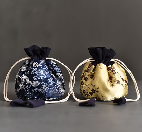 thicken round travel jewelry storage bag vintage chinese silk brocade pouch drawstring portable tea cup tea set bag, Pink;blue
thicken round travel jewelry storage bag vintage chinese silk brocade pouch drawstring portable tea cup tea set bag, Pink;blue