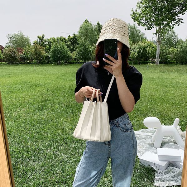 2020 new korean version of the shoulder bag women's fashion cute clutch bag large capacity diagonal female
2020 new korean version of the shoulder bag women's fashion cute clutch bag large capacity diagonal female