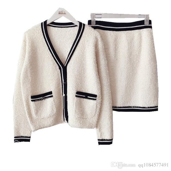 2019 early autumn new female small fragrance solid color special yarn v-neck knit pocket cardigan + half skirt two-piece, White
2019 early autumn new female small fragrance solid color special yarn v-neck knit pocket cardigan + half skirt two-piece, White