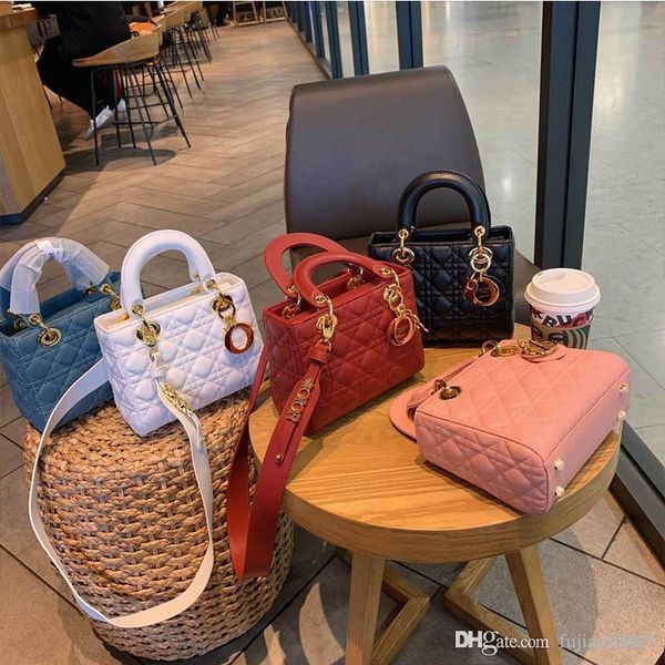 2020 latest women handbag luxury fashion dior brand bag purses wild popular shoulder leather bags come with box
2020 latest women handbag luxury fashion dior brand bag purses wild popular shoulder leather bags come with box