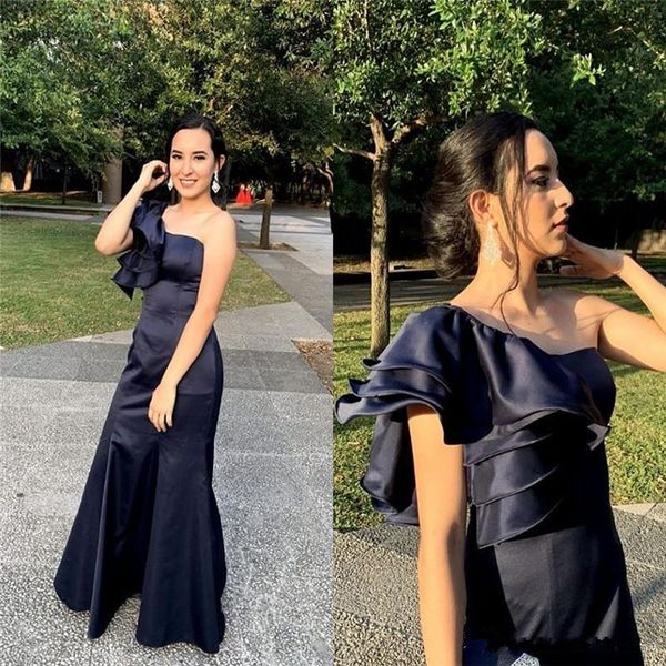 fashion dark navy one shoulder bridesmaid dresses ruched mermaid satin floor length wedding guest party prom dress gowns robes de demoisel, White;pink
fashion dark navy one shoulder bridesmaid dresses ruched mermaid satin floor length wedding guest party prom dress gowns robes de demoisel, White;pink