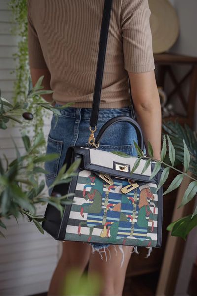 latest design brand shoulder bag,luxury purse,totes bag,designed bags,wallet with made by calf, lamb skin,fast delivery
latest design brand shoulder bag,luxury purse,totes bag,designed bags,wallet with made by calf, lamb skin,fast delivery