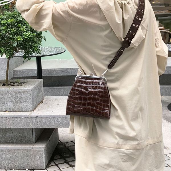new handbags wide straps crocodile bags clutch bags vintage messenger bag women bag korea
new handbags wide straps crocodile bags clutch bags vintage messenger bag women bag korea