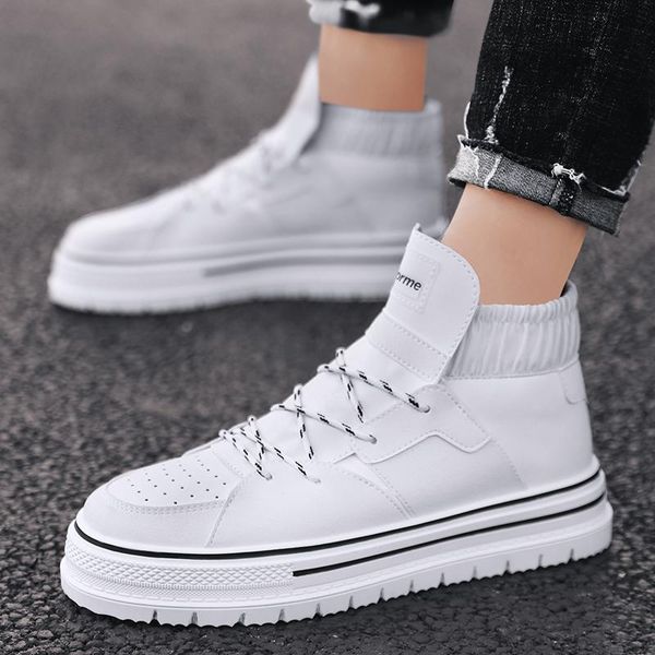 2020 men's casual rubber trend men's fashion sports shoes autumn and winter flat shoes men's sports shoes 
2020 men's casual rubber trend men's fashion sports shoes autumn and winter flat shoes men's sports shoes