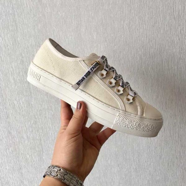 2019 new arrival Luxury designer Women's round toeElastic band Letter webbing Canvas shoes Eu35-40
2019 new arrival Luxury designer Women's round toeElastic band Letter webbing Canvas shoes Eu35-40