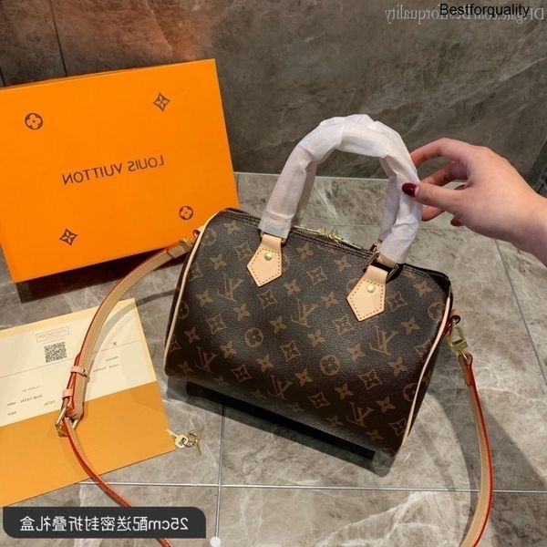 2020 fashion women bags lady leather handbags purse shoulder tote female saffiano m6v7
2020 fashion women bags lady leather handbags purse shoulder tote female saffiano m6v7