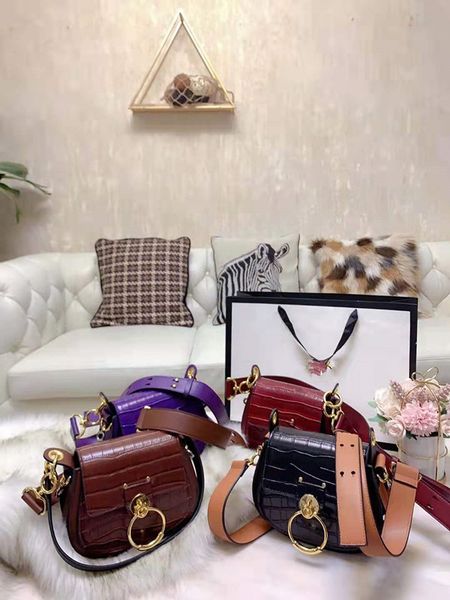crocodile grain joker with the new version of its 2020 single shoulder bucket bags woman genuine leather handbag inclined luxury handbag
crocodile grain joker with the new version of its 2020 single shoulder bucket bags woman genuine leather handbag inclined luxury handbag