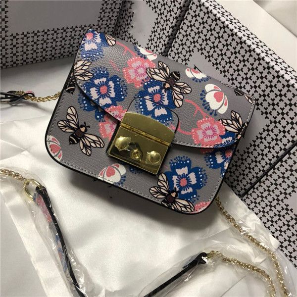 new ladies leather printing small square bag fashion bees flowers graffiti messenger bag cute girl joker shoulder bag
new ladies leather printing small square bag fashion bees flowers graffiti messenger bag cute girl joker shoulder bag