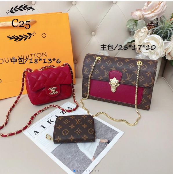 trendy three-piece fashion ol commuter luxury ladies fashion exquisite wild female three-piece crossbody bag handbag crossbody bag
trendy three-piece fashion ol commuter luxury ladies fashion exquisite wild female three-piece crossbody bag handbag crossbody bag