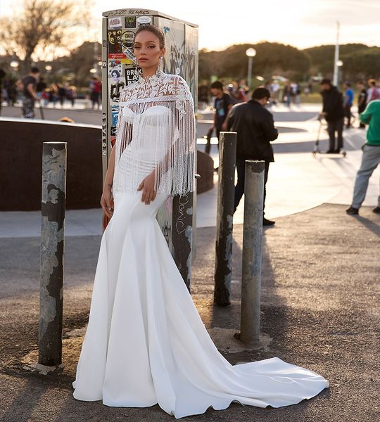 elegant mermaid wedding dresses with lace tassels shawl bridal gowns sweep train satin trumpet robe de mariée, White
elegant mermaid wedding dresses with lace tassels shawl bridal gowns sweep train satin trumpet robe de mariée, White