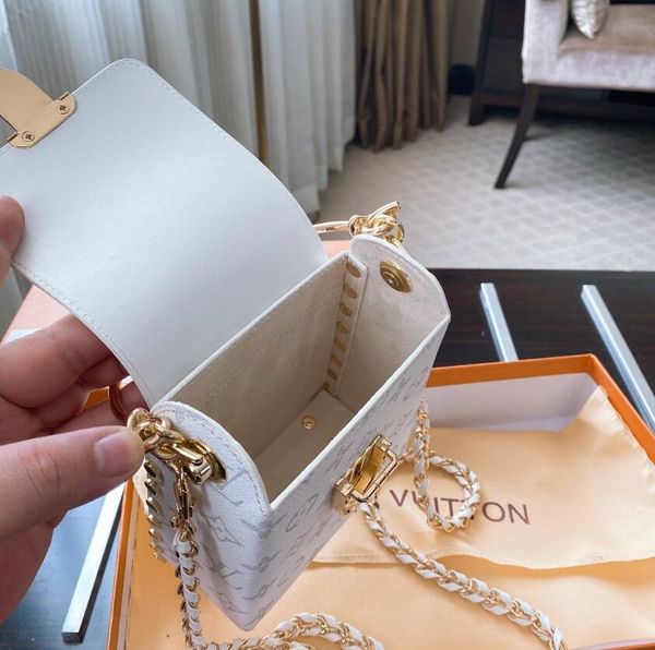 2020 fashion printed women fashion mobile phone bag handle women travel bag travel handbag
2020 fashion printed women fashion mobile phone bag handle women travel bag travel handbag