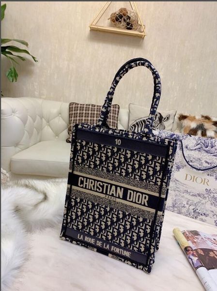 2020 new luxury women/men bags famous designers handbags classic waistbag chest bag lady tote shopping bag crossbody bag #039
2020 new luxury women/men bags famous designers handbags classic waistbag chest bag lady tote shopping bag crossbody bag #039