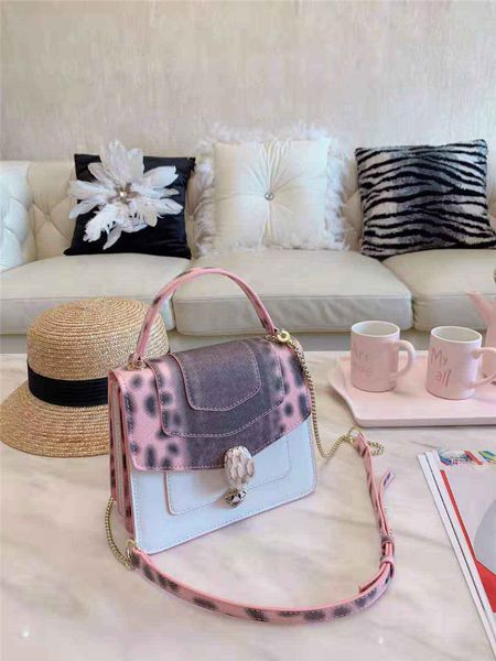 2019 женщин дизайнерские сумки bvl роскошная сумка crossbody сумка через плечо сумка клатч сумка хорошего качества кожа высшего качества
2019 женщин дизайнерские сумки bvl роскошная сумка crossbody сумка через плечо сумка клатч сумка хорошего качества кожа высшего качества