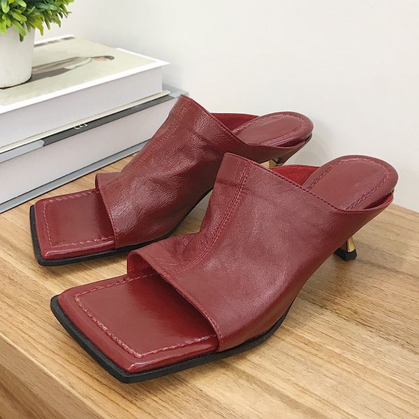 2020 new fashion womens curve sandal with australia sheepskin pantoufle high upper design spike office muller slippers, Black
2020 new fashion womens curve sandal with australia sheepskin pantoufle high upper design spike office muller slippers, Black