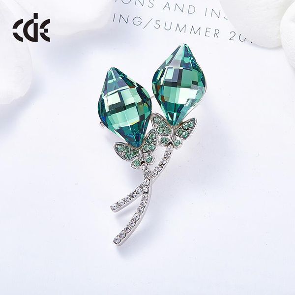 the new model adopts swarovski crystal brooch and high-end simple geometric brooch for ladies, Gray
the new model adopts swarovski crystal brooch and high-end simple geometric brooch for ladies, Gray