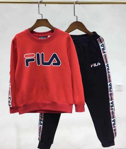 2020 новая молодежного свитер брюки outfit дети марка fil спортивные буквенной печать детей свитер высокого качества брюки хлопок толстовка
2020 новая молодежного свитер брюки outfit дети марка fil спортивные буквенной печать детей свитер высокого качества брюки хлопок толстовка