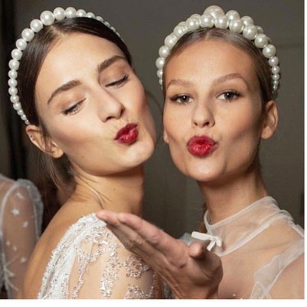 imitation pearl hair hoop designer trendy luxury big pearl headband for women elegant headwear girls hair accessories wedding party jewelry, Silver
imitation pearl hair hoop designer trendy luxury big pearl headband for women elegant headwear girls hair accessories wedding party jewelry, Silver