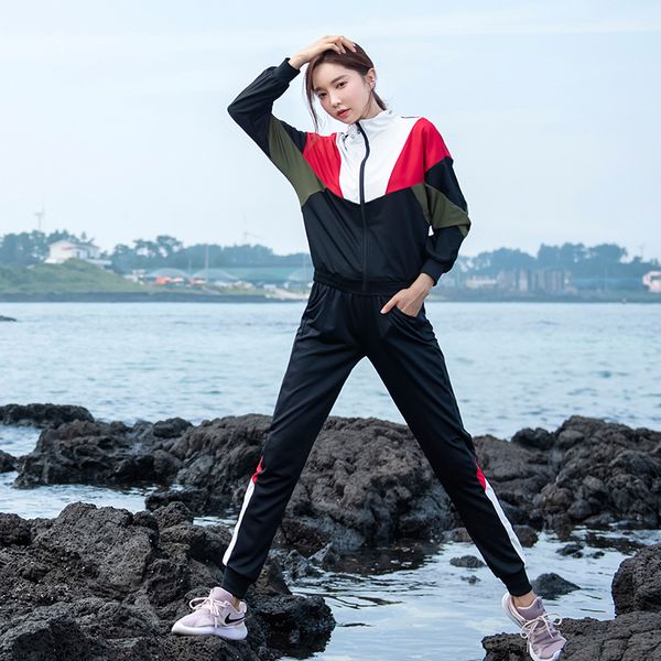 autumn and winter yoga clothes four-piece set gym training suit women's running leisure suit loose-fit quick-dry walking coat, White;red
autumn and winter yoga clothes four-piece set gym training suit women's running leisure suit loose-fit quick-dry walking coat, White;red