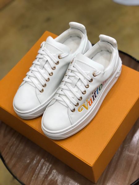 new style high-end luxury ladies casual sports shoes fashion design brand four seasons women's shoes platform wild style size: 35-40 rg
new style high-end luxury ladies casual sports shoes fashion design brand four seasons women's shoes platform wild style size: 35-40 rg